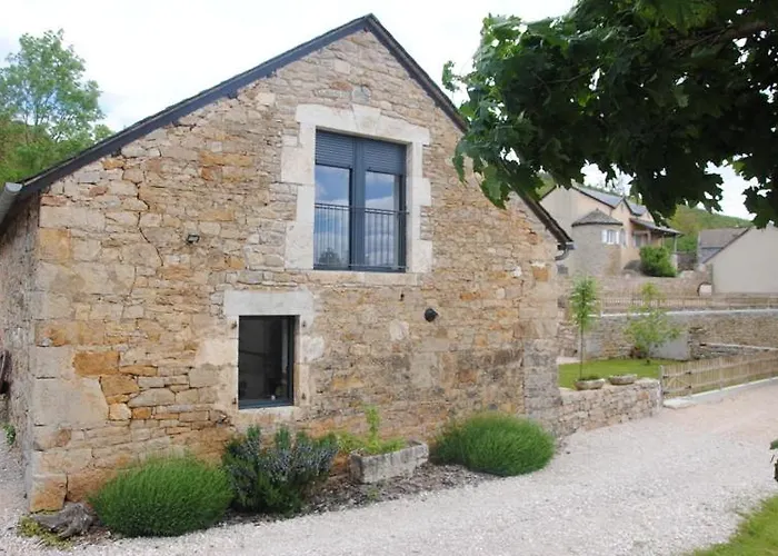 Auberoques Aveyron- Maison Indépendante- Classée 3 étoiles * Sévérac-le-Château